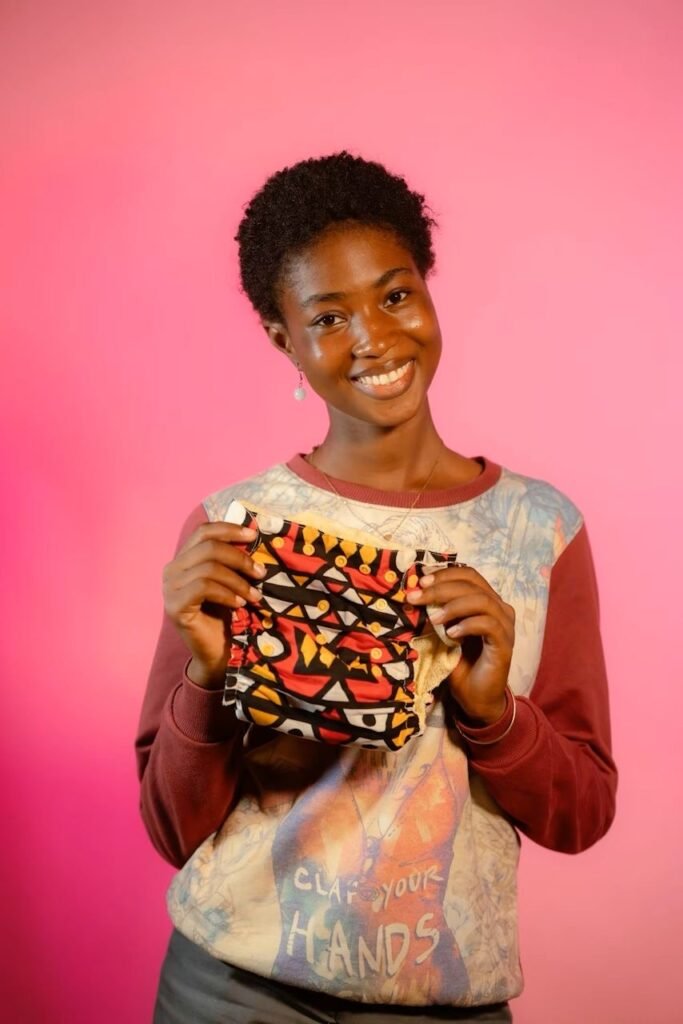 Luciane Inisse Dolo – Une entrepreneure engagée pour l’hygiène durable et l’inclusion sociale